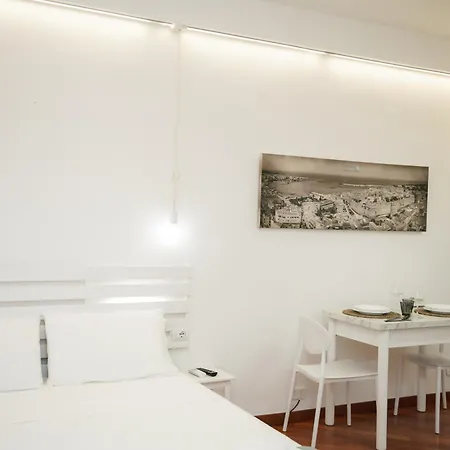 Due Metri Sopra Al Mare Apartment *