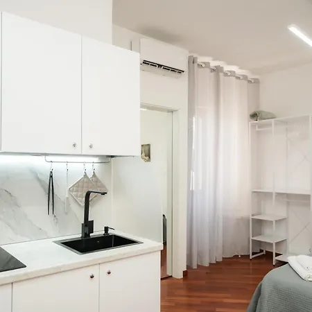 Due Metri Sopra Al Mare Apartment